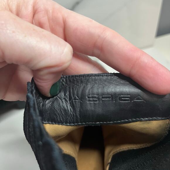 Via Spiga Women's Classic Black Suede Lug Sole Pull On Erisa Chelsea Boot Sz 8.5 - Picture 5 of 9